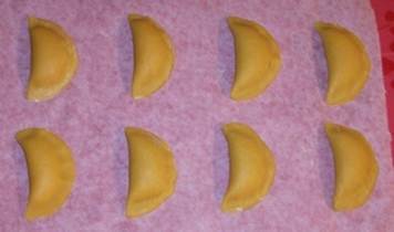 esempio tortelli a mezzaluna.jpg